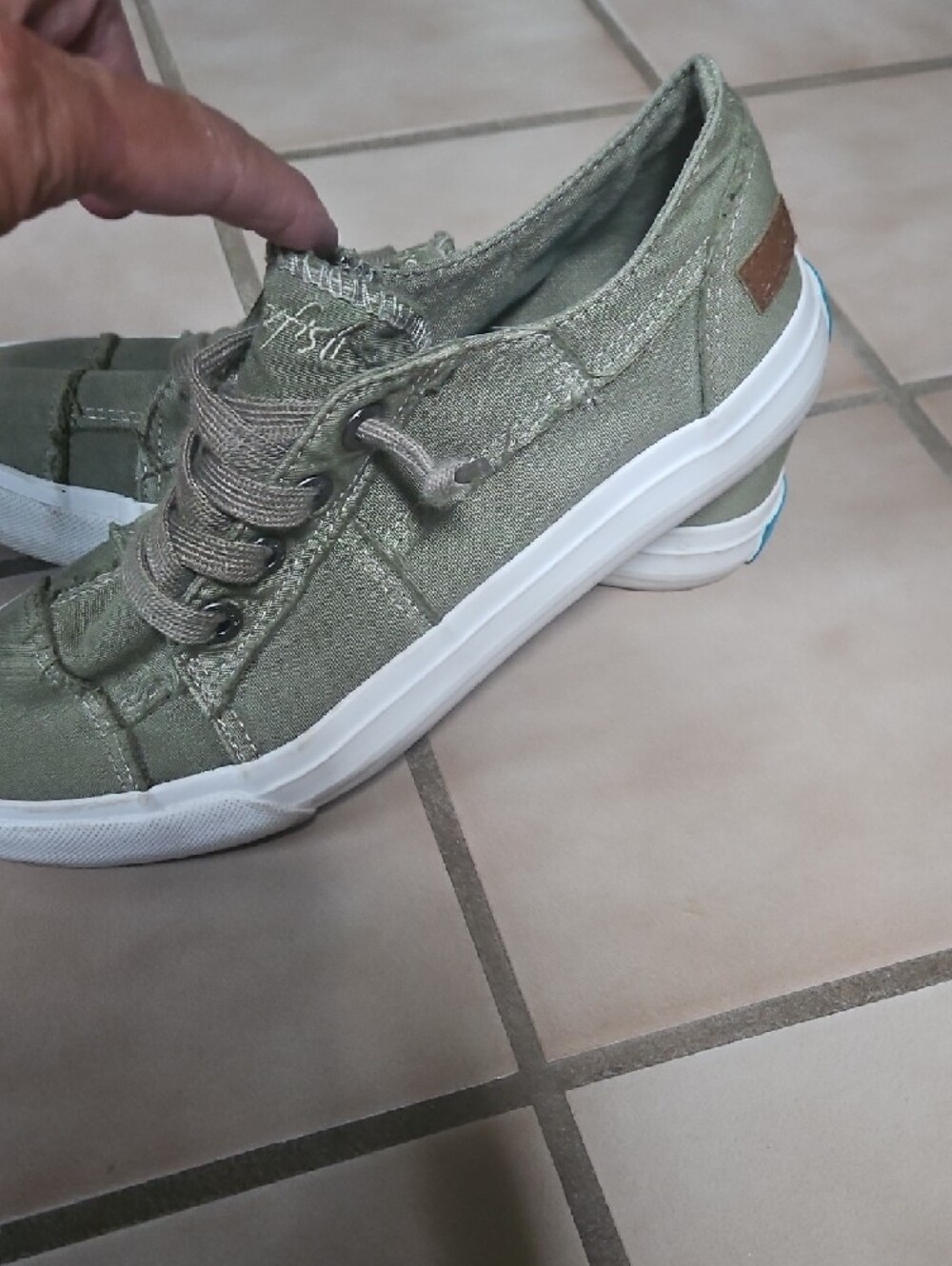 Casual Olive Green Women's Canvas Sneakers - Picture 3 of 8